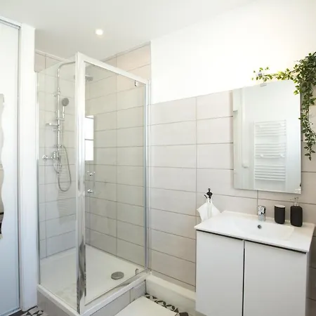#lindustriochampetre Free Parking, Bien Situé, Spacieux, Proche Clinique Appartement Rouen