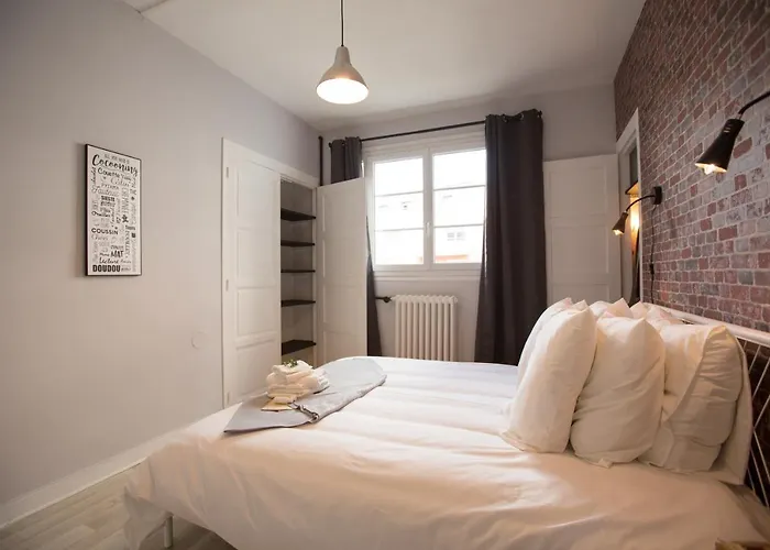 #lindustriochampetre Free Parking, Bien Situe, Spacieux, Proche Clinique Apartment