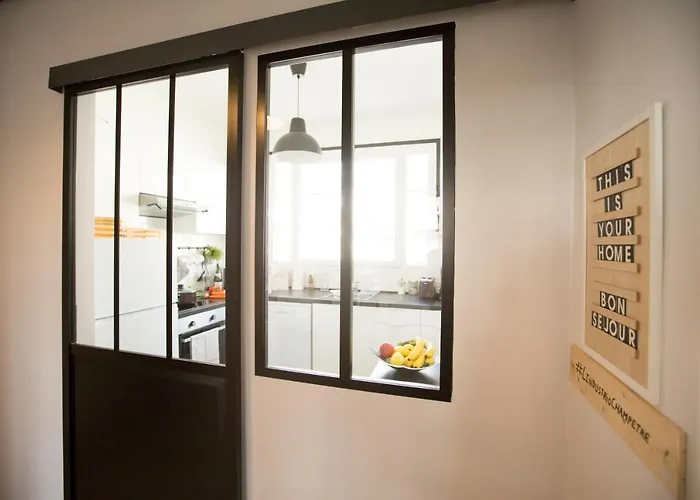 #lindustriochampetre Free Parking, Bien Situe, Spacieux, Proche Clinique Apartment